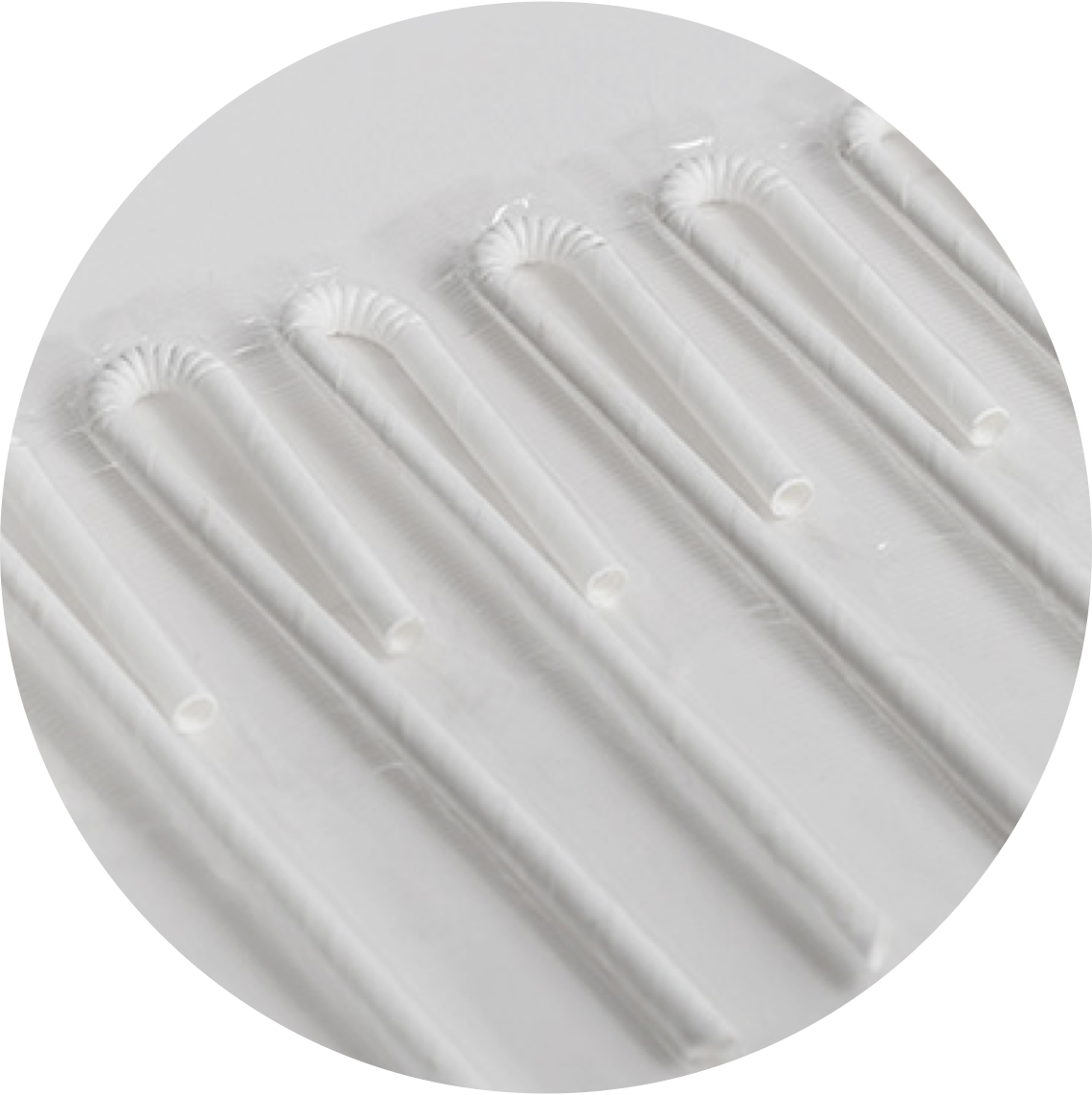 Image de pailles en papier blanches emballées typiques des produits Soyez Frères